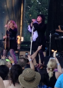 Nancy and Ann Wilson Heating Up the Stage
